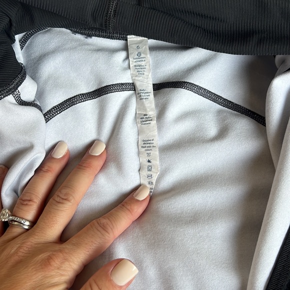 🖤Lululemon jacket🖤 - Picture 7 of 11